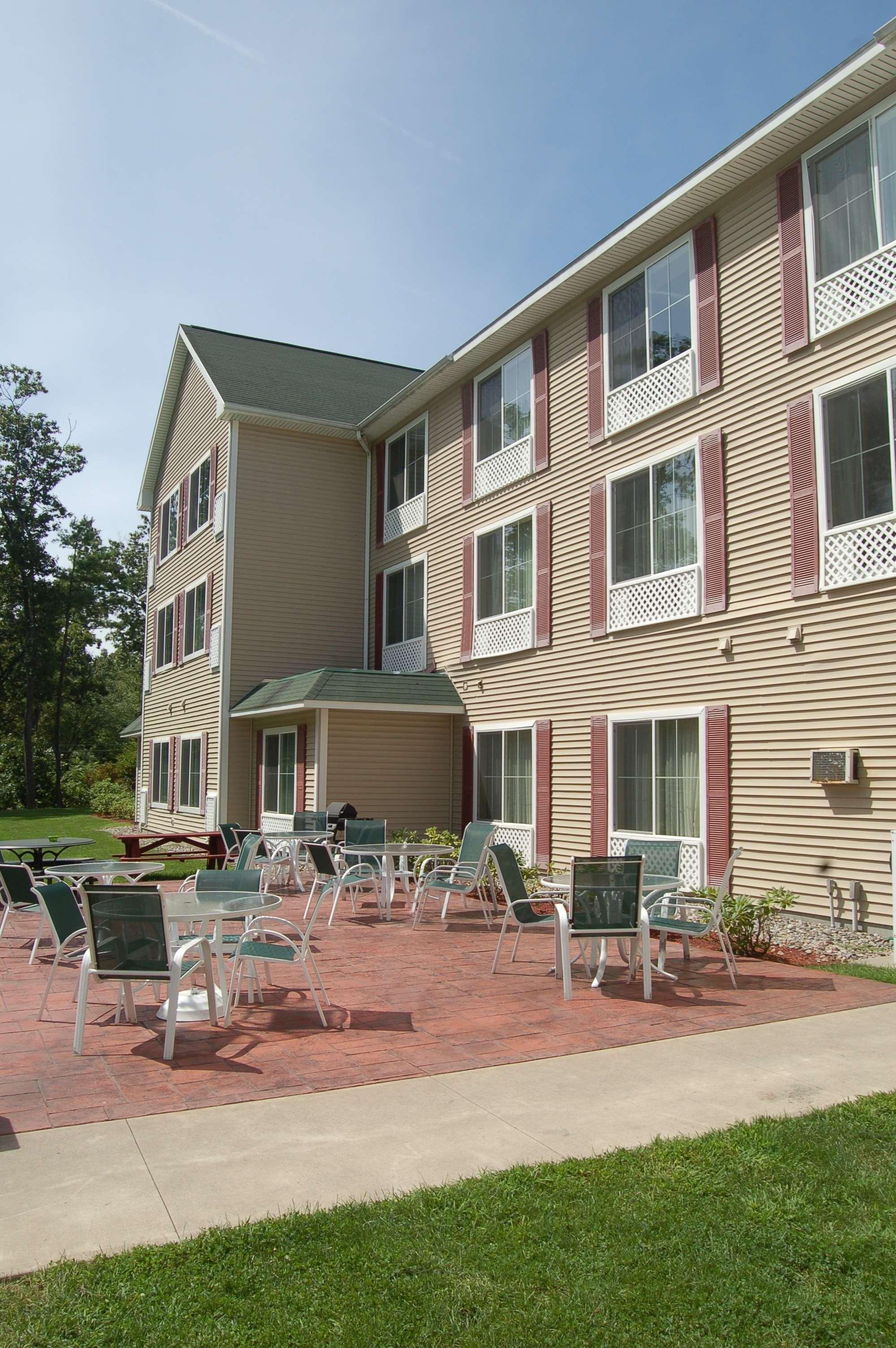 Country Inn & Suites By Radisson, Lake George Queensbury, Ny Exterior photo